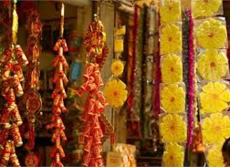 Mai dẻo dán tường (bitis)